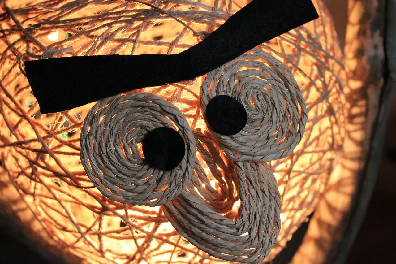 Varm dekorativ lampe